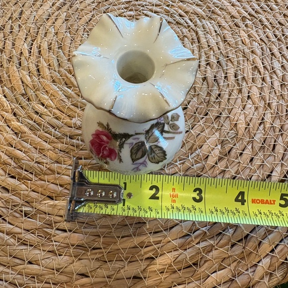vintage porcelain "Moss Rose" bud vase made in Japan, Gold Trim (1950’s-1960’s) - Picture 10 of 11